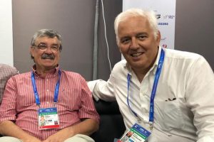 Ratko Rudic con Yiannis Giannouris: il croato ha firmato la prefazione del manuale Swim&Play Ball insieme a Denes Kemeny